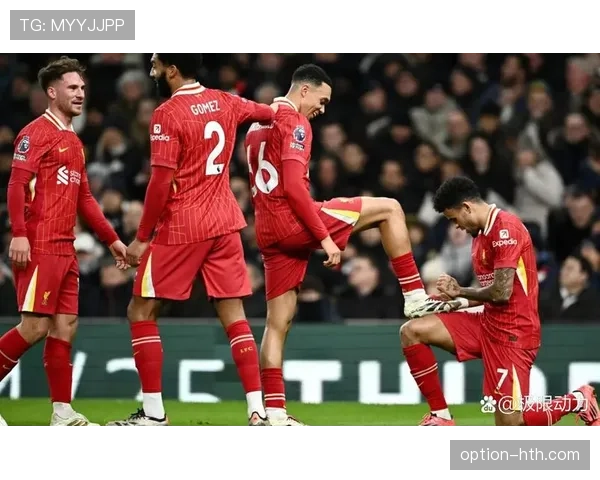 谢联强势回归引发英超争冠激烈竞争,球队状态回暖备受关注 谢联强势回归引发英超争冠激烈竞争,球队状态回暖备受关注