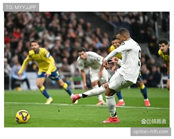 皇马再失榜首,战术体系僵化暴露争冠危机 皇马再失榜首,战术体系僵化暴露争冠危机